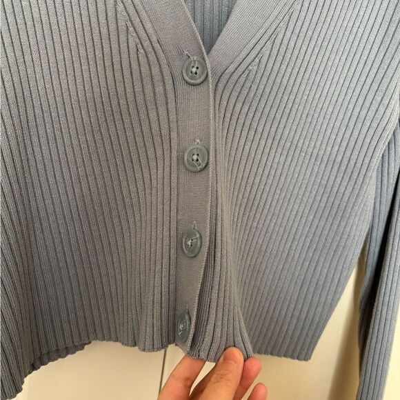 Abercrombie and Fitch Sweater - Picture 3 of 7